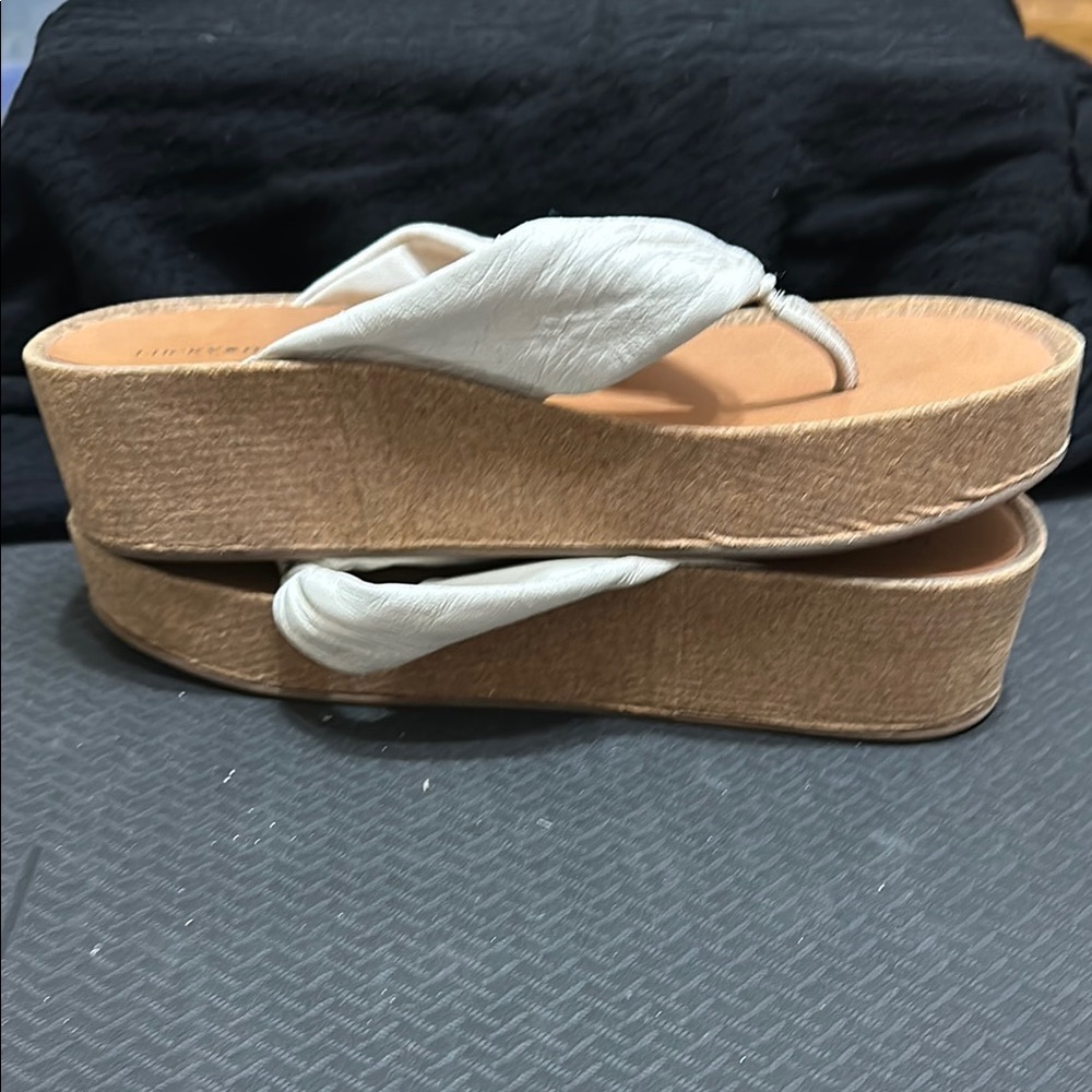Lucky Brand White Sandals with Thong Style and Braided Straps - Picture 6 of 7